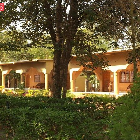 Adb Rooms Ashoka Resort Tāla Eksteriør billede