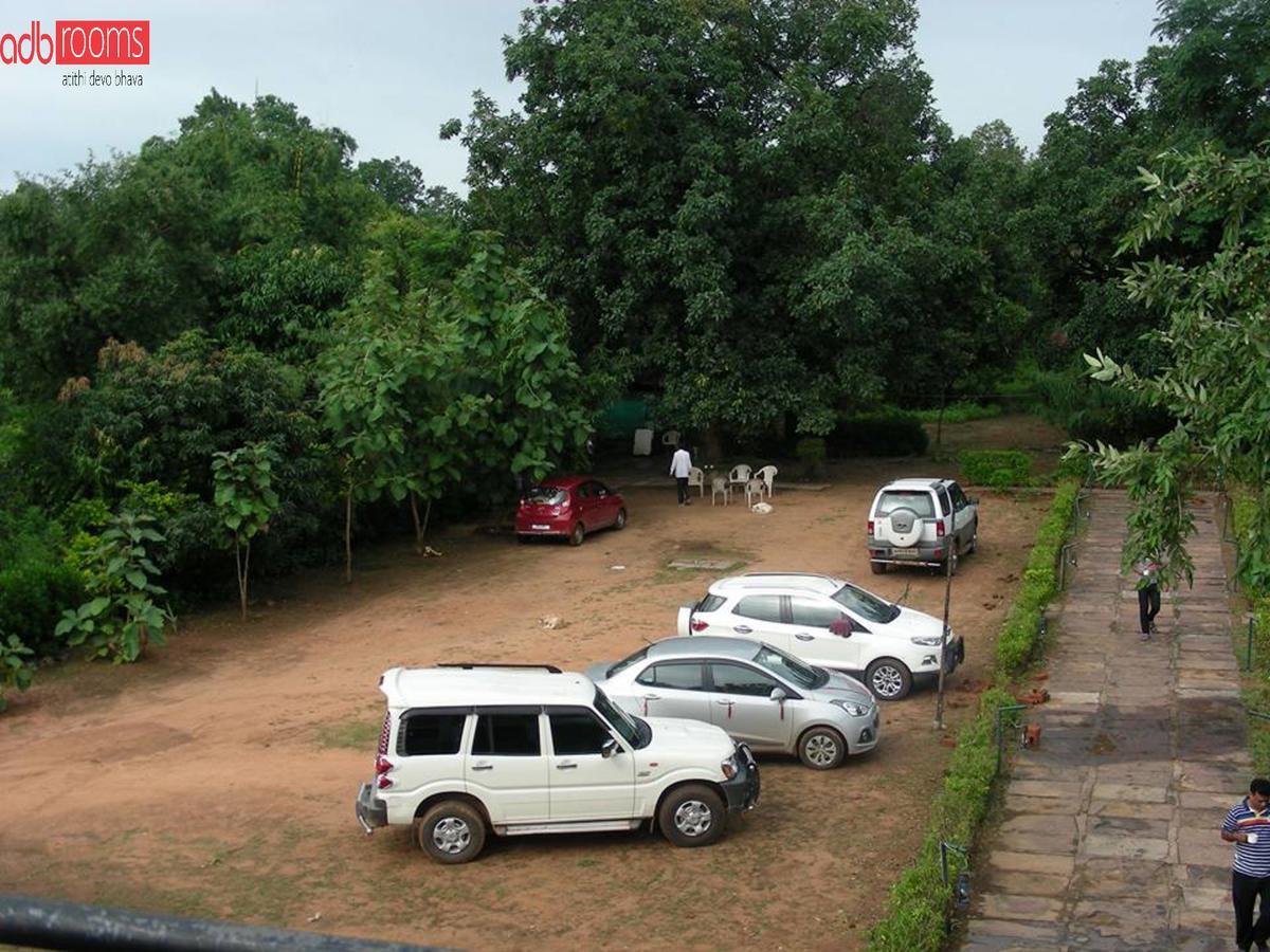 Adb Rooms Ashoka Resort Tāla Eksteriør billede